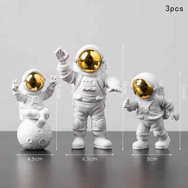 Load image into Gallery viewer, Astronaut and Moon Home Decor Set
