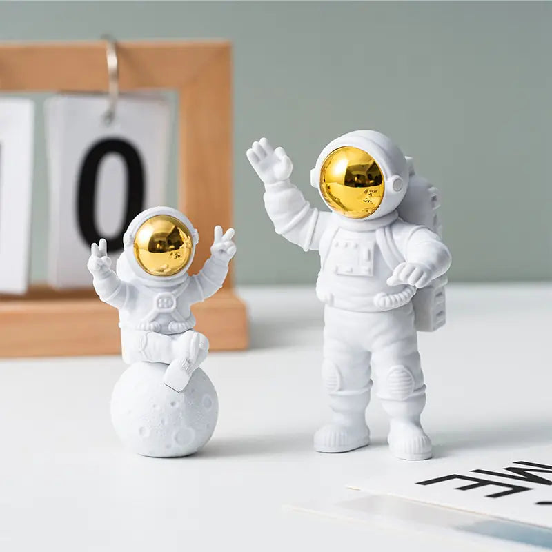 Load image into Gallery viewer, Astronaut and Moon Home Decor Set
