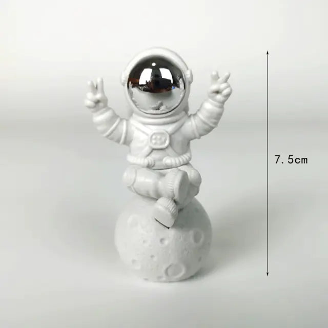 Load image into Gallery viewer, Astronaut and Moon Home Decor Set
