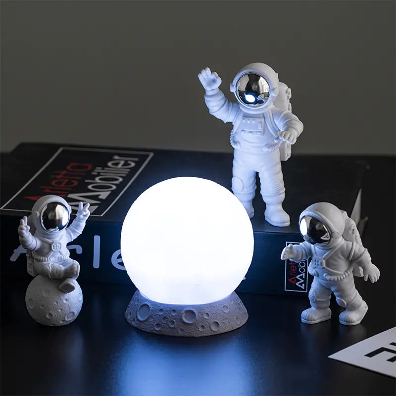 Load image into Gallery viewer, Astronaut and Moon Home Decor Set
