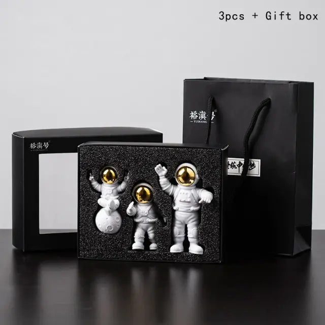 Load image into Gallery viewer, Astronaut and Moon Home Decor Set
